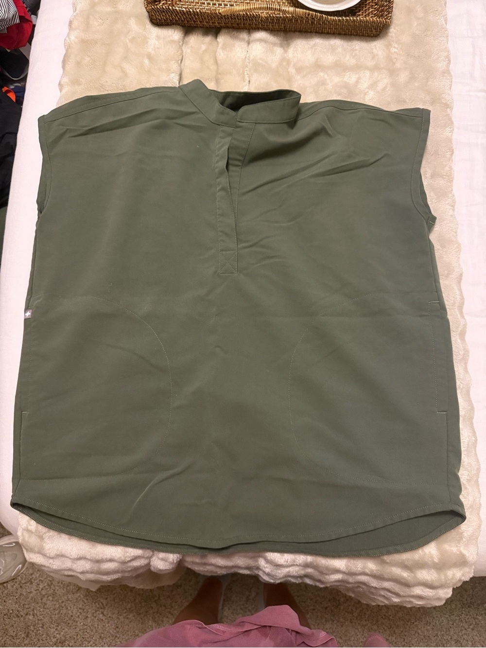 FIGS Women’s Rafaela Scrub Top - Moss